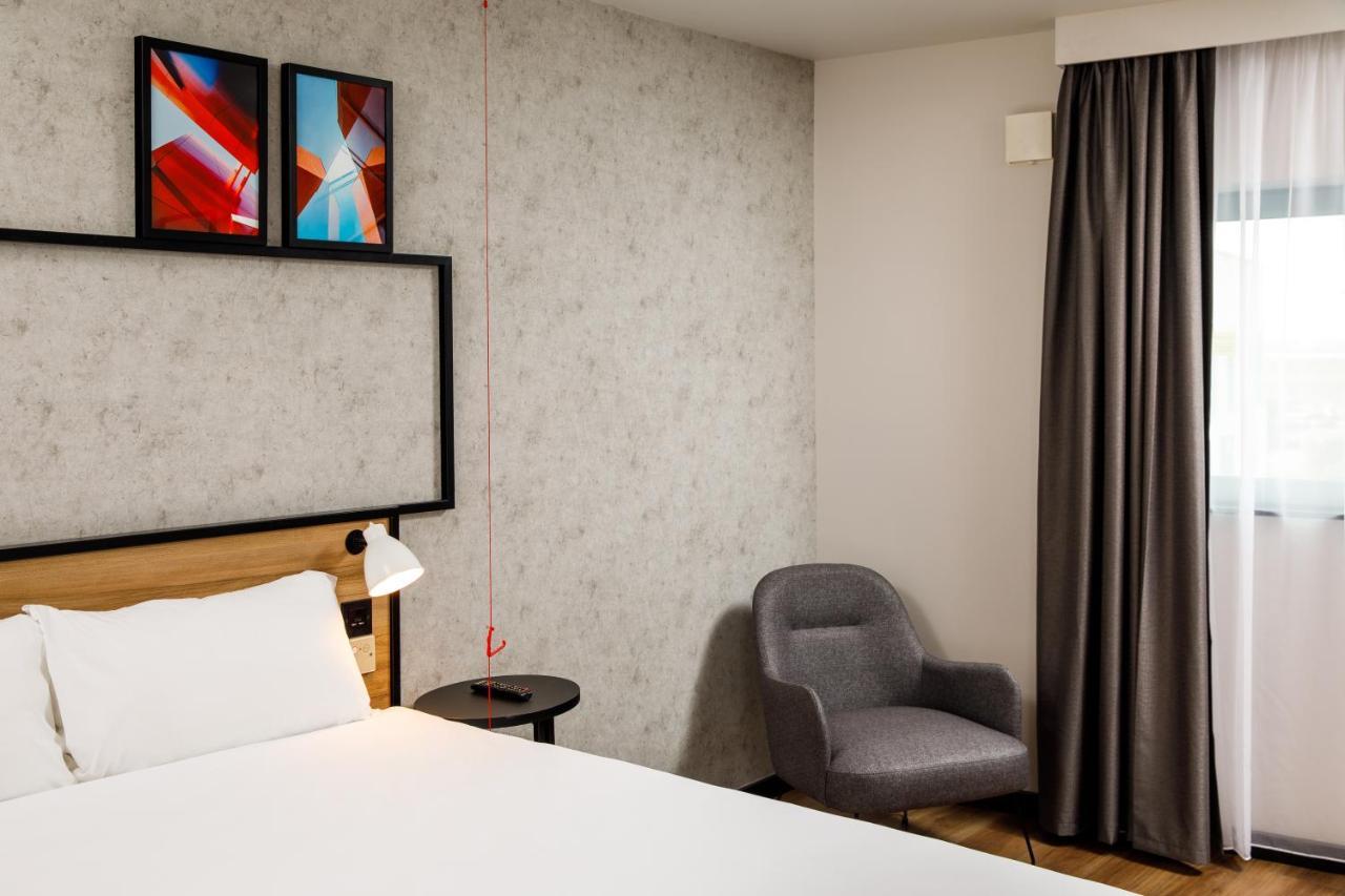 Ibis London Heathrow Terminal 5 Hotel ฮิลลิงดัน ภายนอก รูปภาพ
