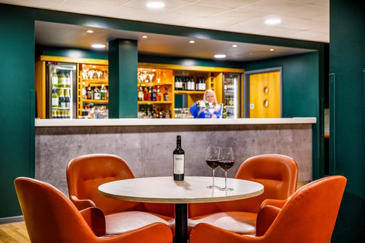 Ibis London Heathrow Terminal 5 Hotel ฮิลลิงดัน ภายนอก รูปภาพ